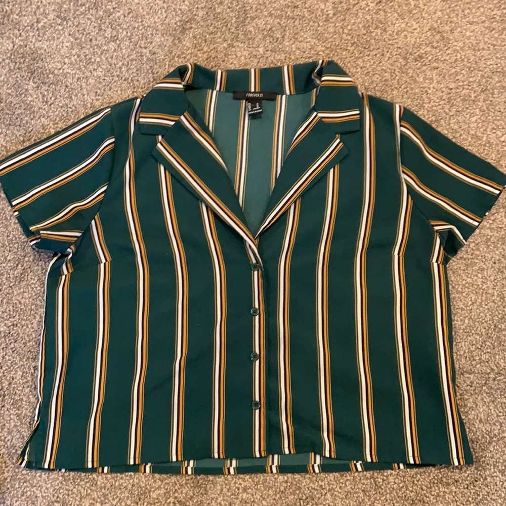 Cropped striped green shirt